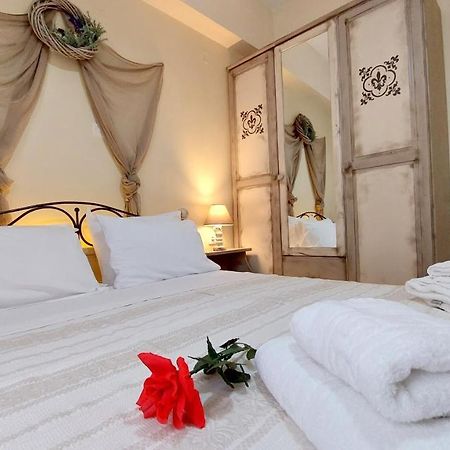 ואטי Lourantos Studios & Apartments מראה חיצוני תמונה