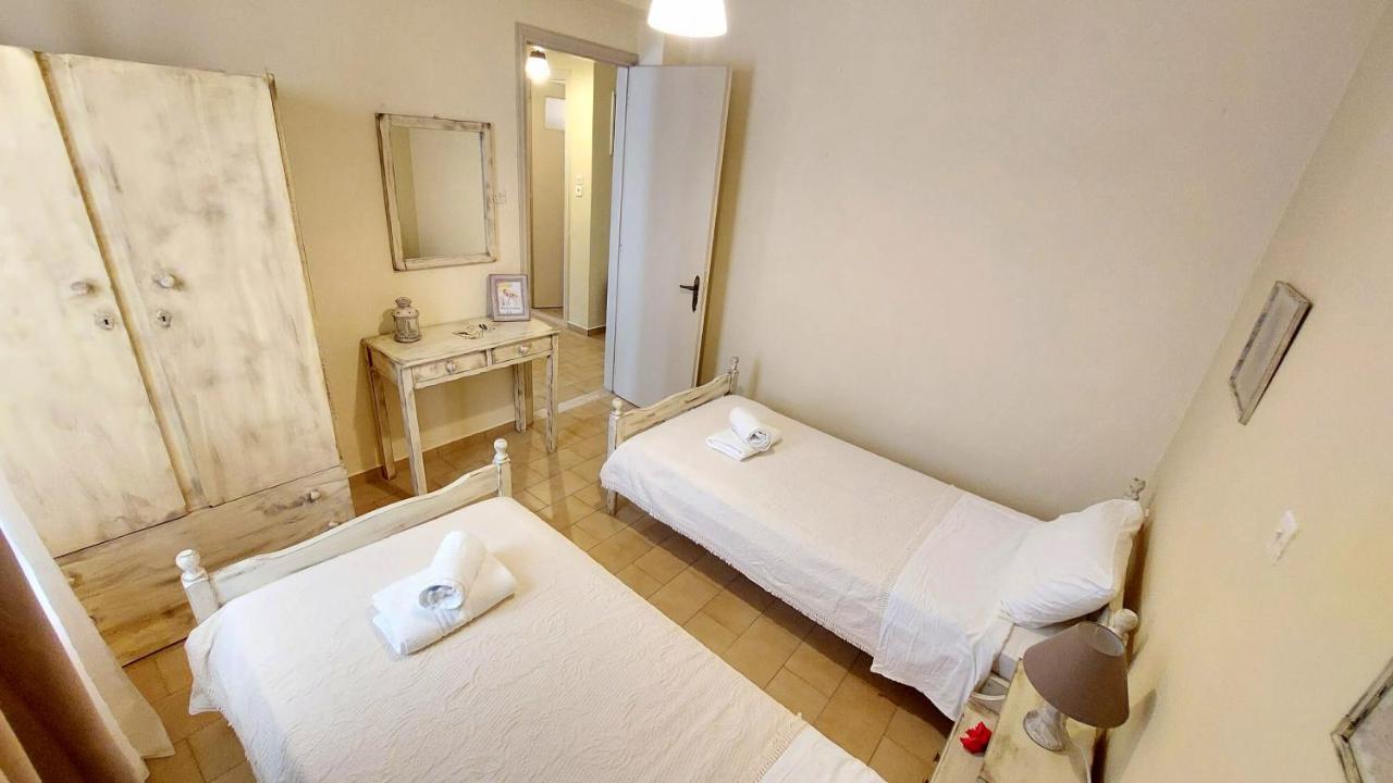 ואטי Lourantos Studios & Apartments מראה חיצוני תמונה