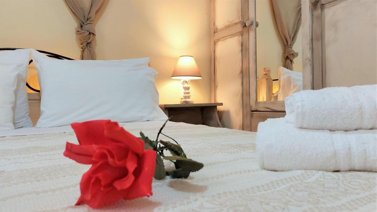 ואטי Lourantos Studios & Apartments מראה חיצוני תמונה