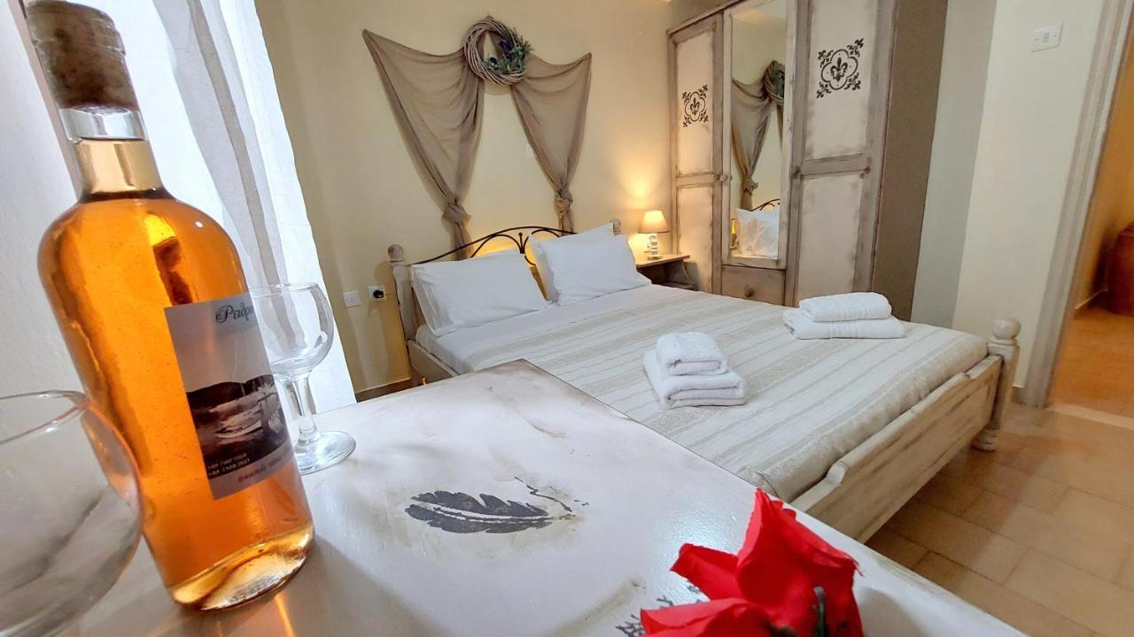 ואטי Lourantos Studios & Apartments מראה חיצוני תמונה