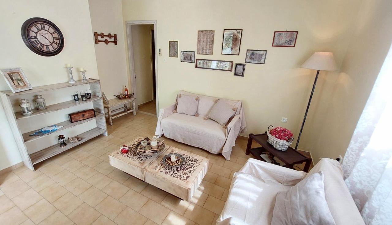 ואטי Lourantos Studios & Apartments מראה חיצוני תמונה