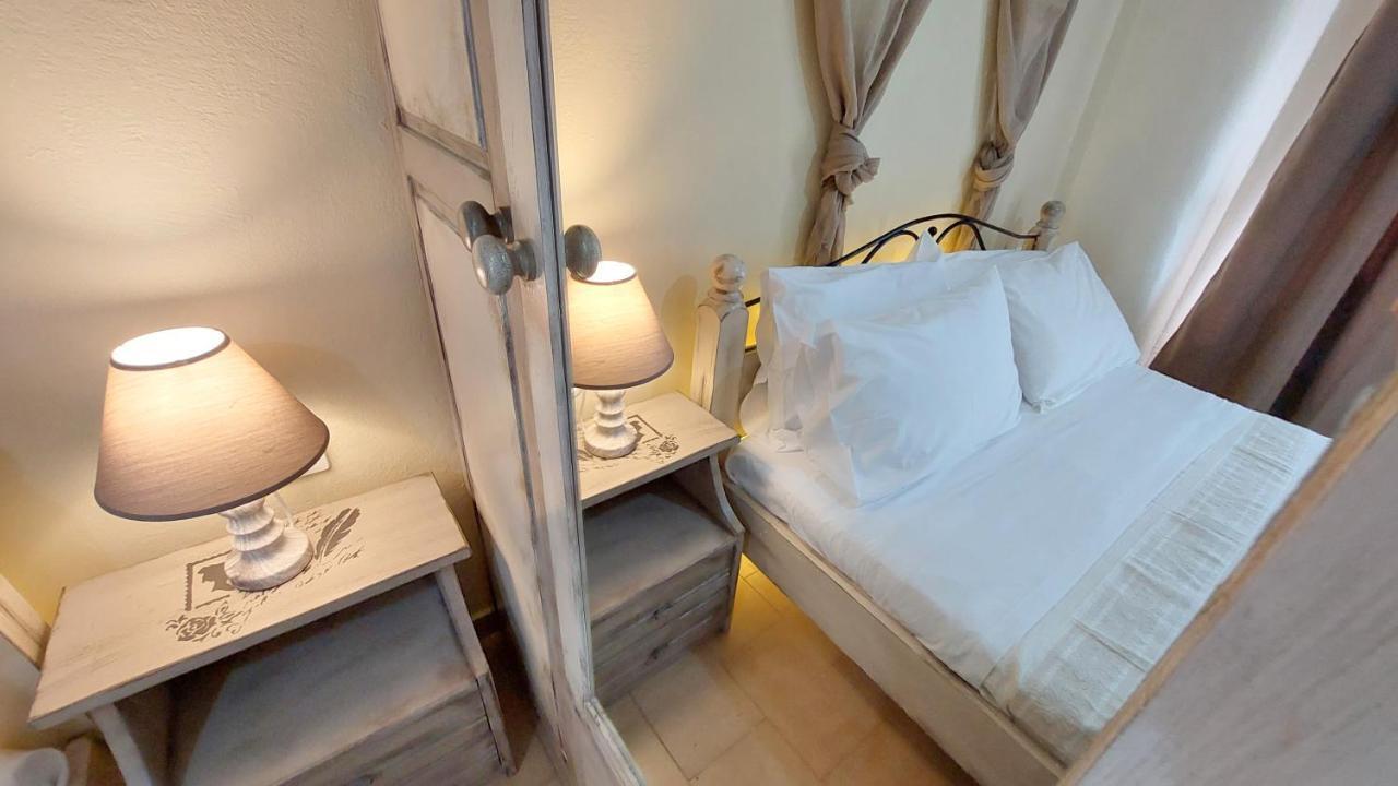 ואטי Lourantos Studios & Apartments מראה חיצוני תמונה
