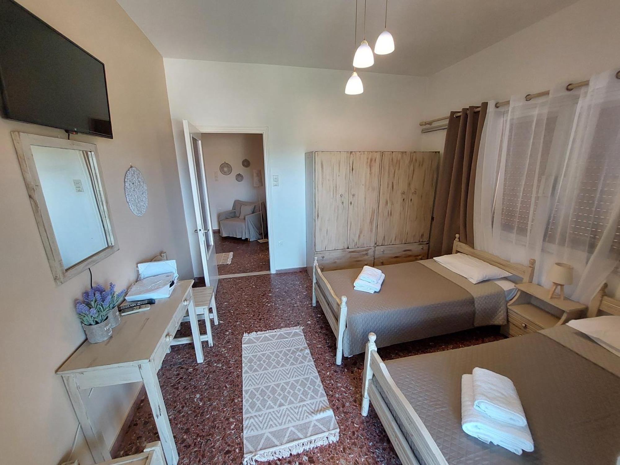 ואטי Lourantos Studios & Apartments מראה חיצוני תמונה