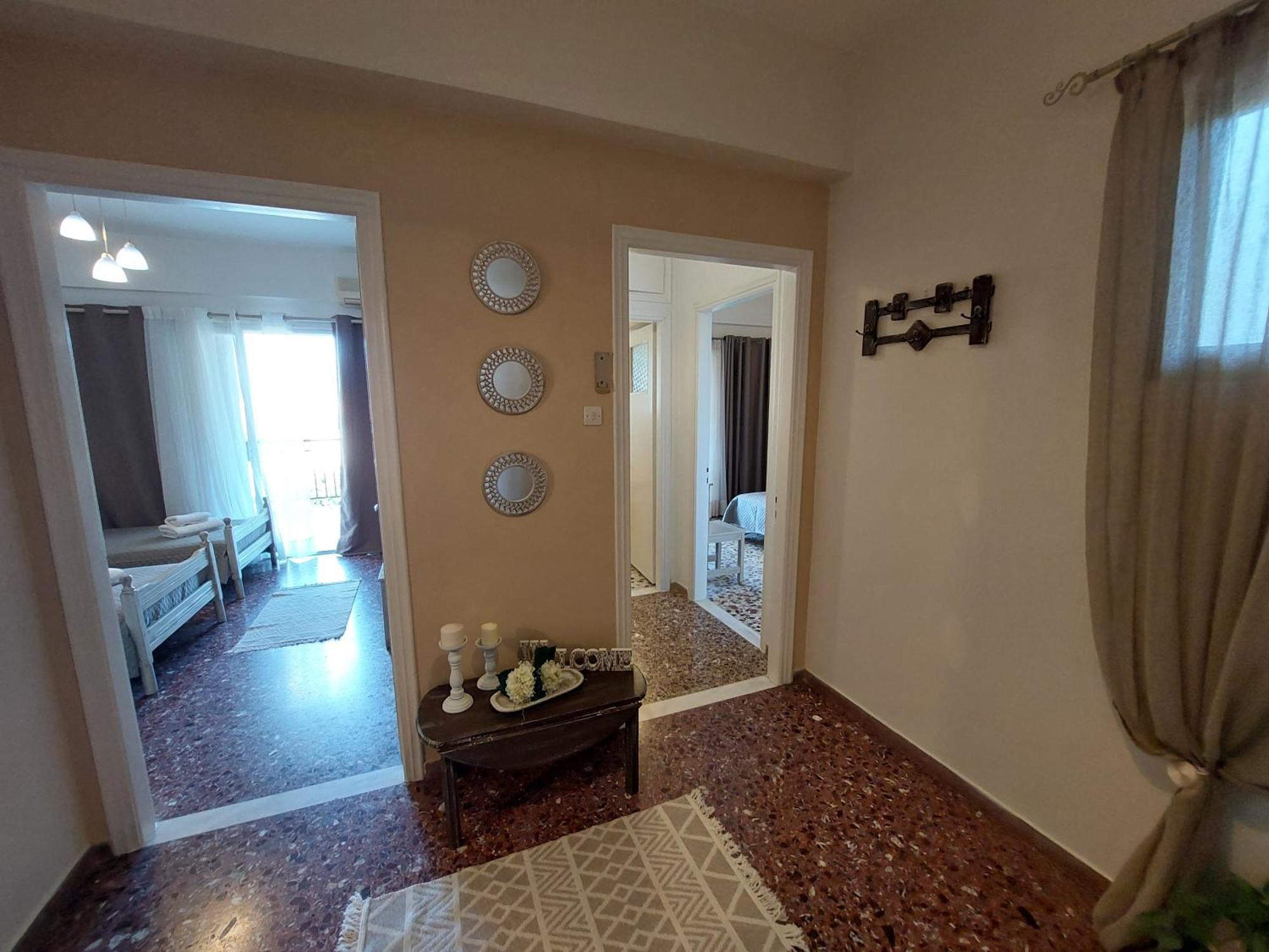 ואטי Lourantos Studios & Apartments מראה חיצוני תמונה
