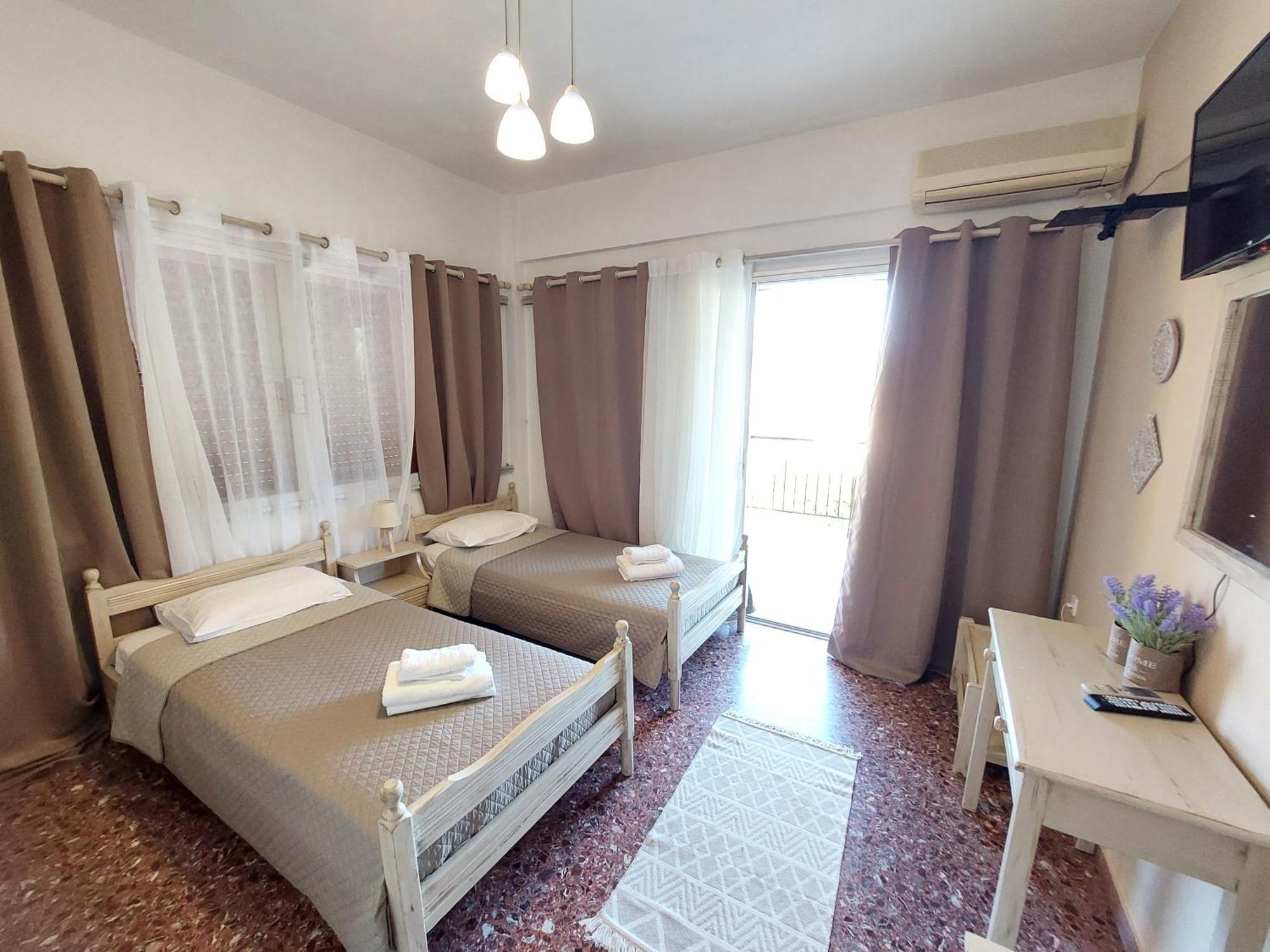 ואטי Lourantos Studios & Apartments מראה חיצוני תמונה